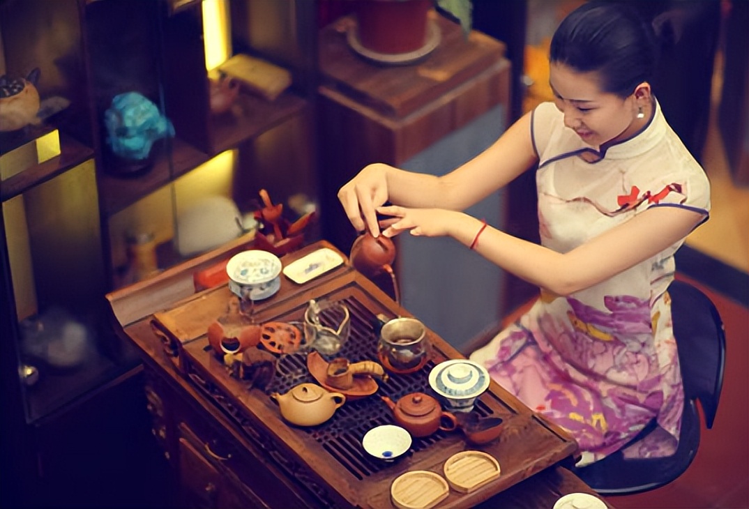 茶叶店看着没什么生意靠什么维持,茶叶店看起来没人