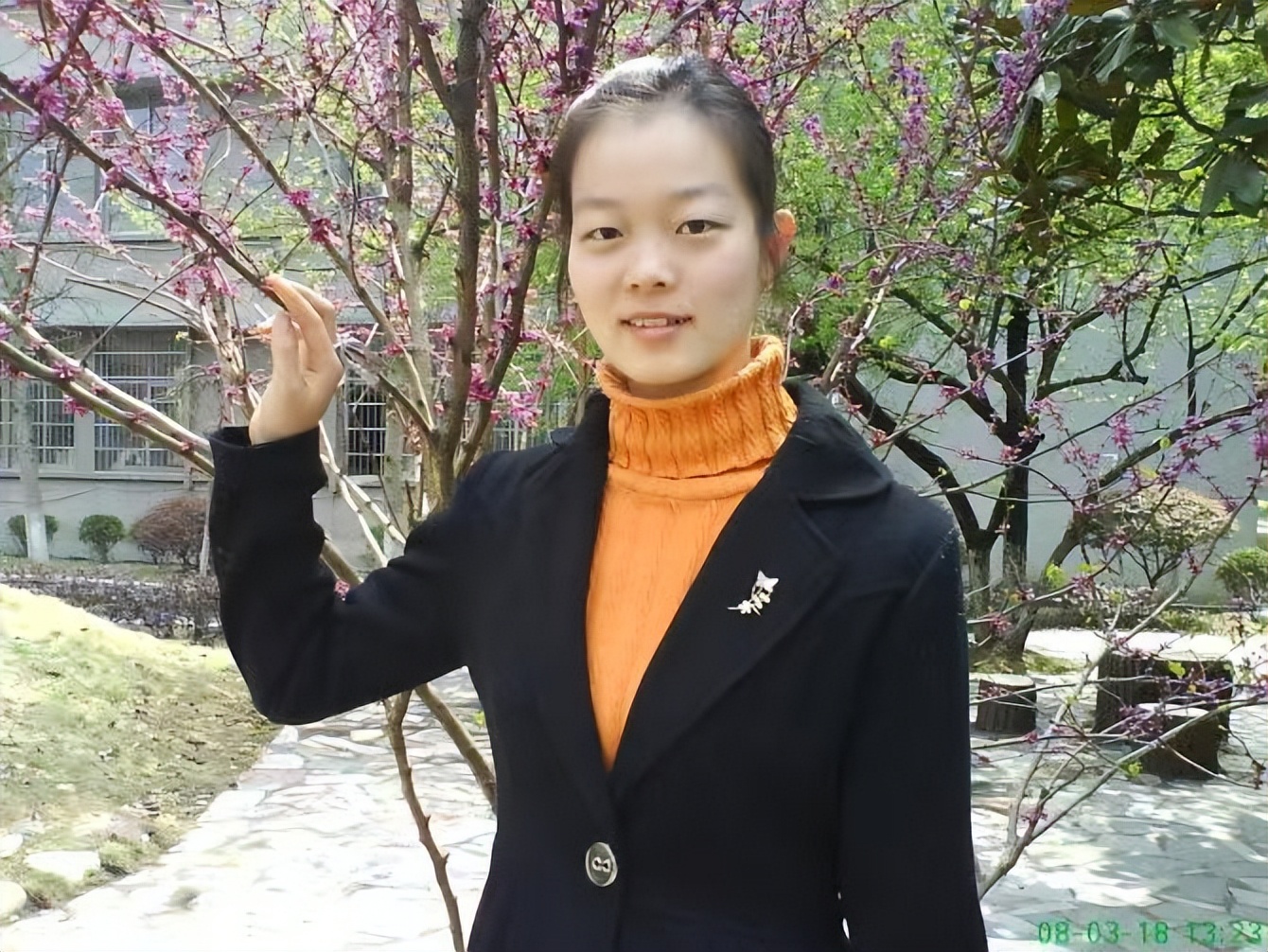 13岁开始创业现月入两万,女大学生创业月入5万元