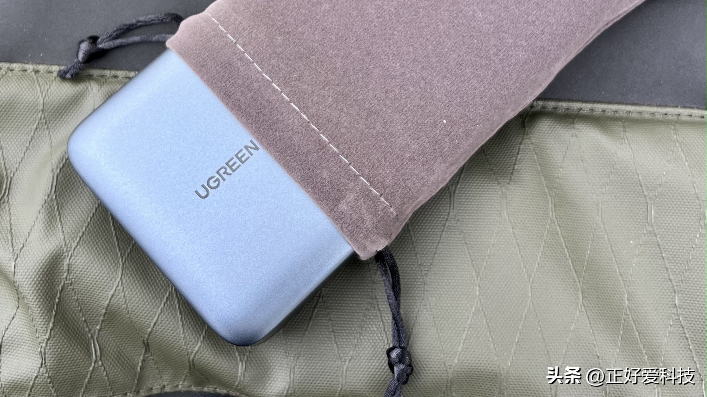 笔记本充电宝130w快充,绿联充电宝便携电源