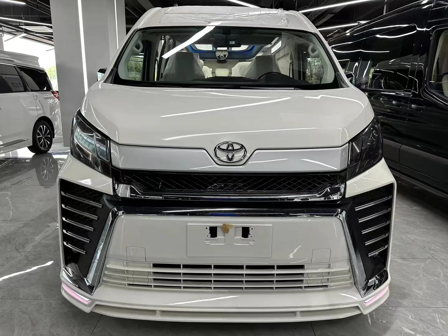 丰田大海狮的最新款,丰田海狮和埃尔法哪个好