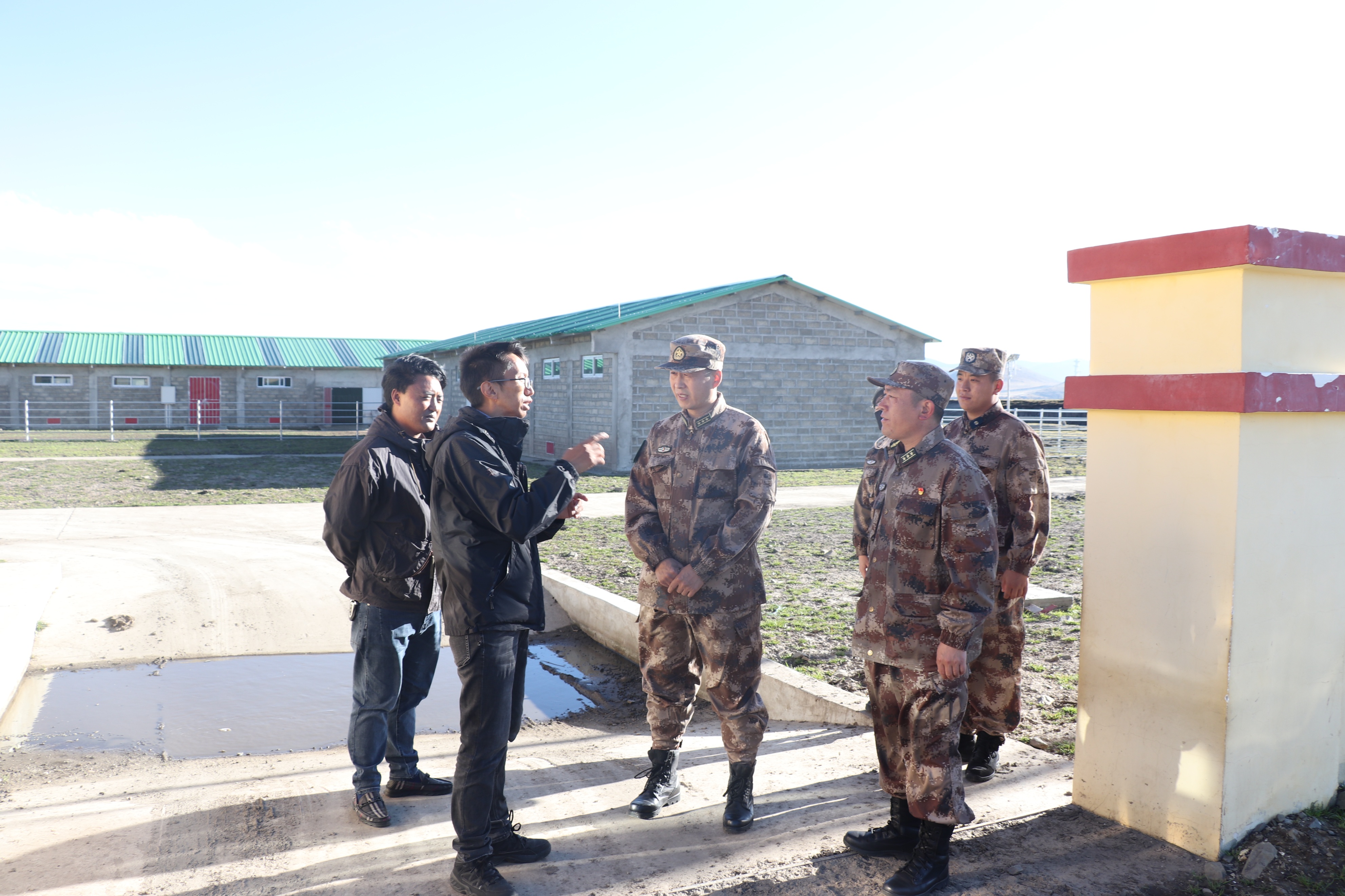 军民同心共育双拥之花,双拥共建共谱军民鱼水情