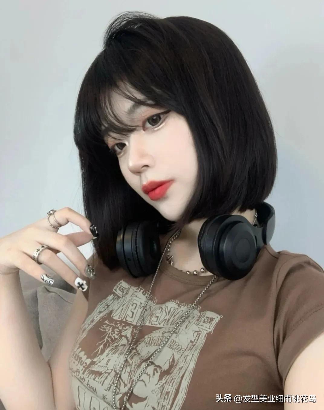 短发中年女网红排行,短发纹身女网红