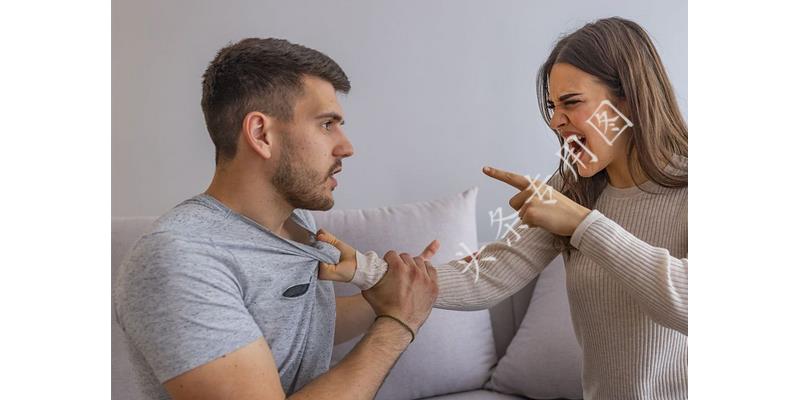 女儿18岁，每月零用金2000，却为了邻居的儿子与我争执