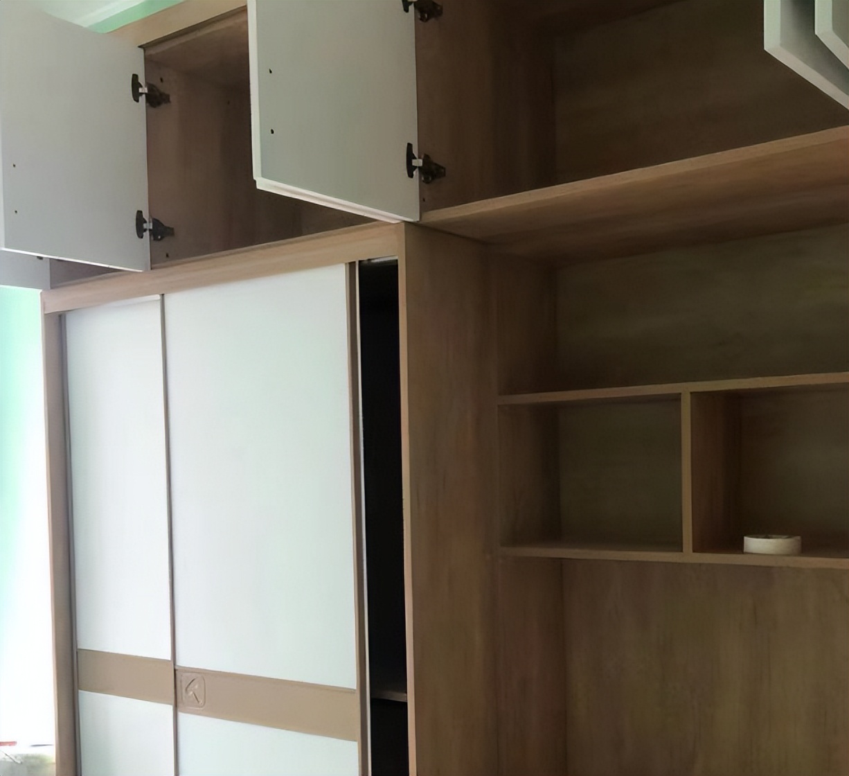 家具定制好还是找木工做好,定制衣柜是去家具城还是找家具厂