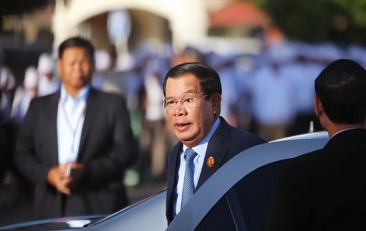 柬埔寨华人首相，洪森连续掌权三十多年，为何被称越南“仆人”？