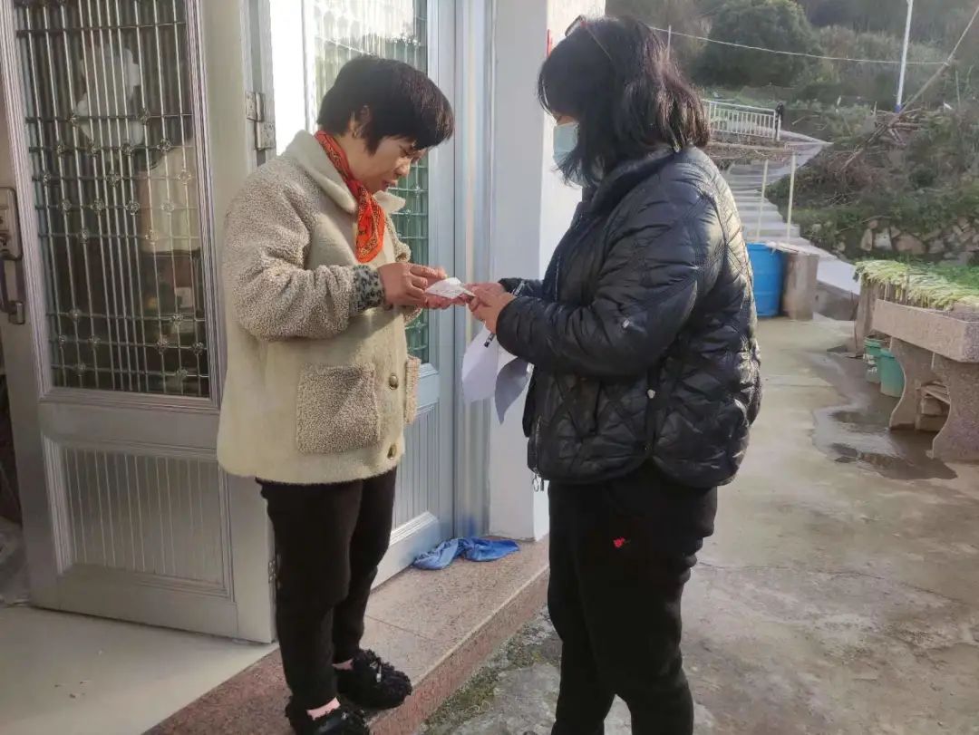 共享社·幸福里丨守望相助霓屿服务小分队纾困解难在一线