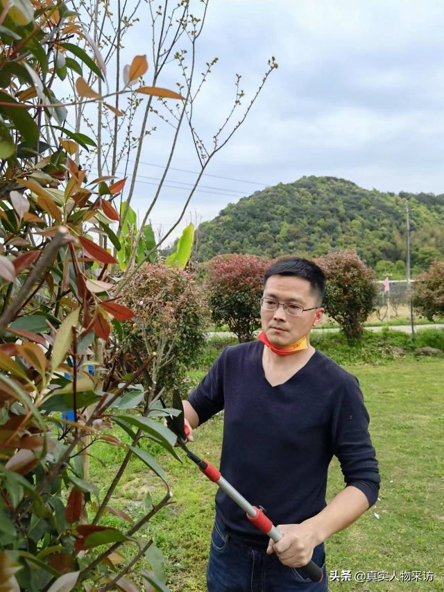 80鍚庡皬浼欒浆琛屽綋鍐滄皯,灞辨潙杩斾埂鍒涗笟