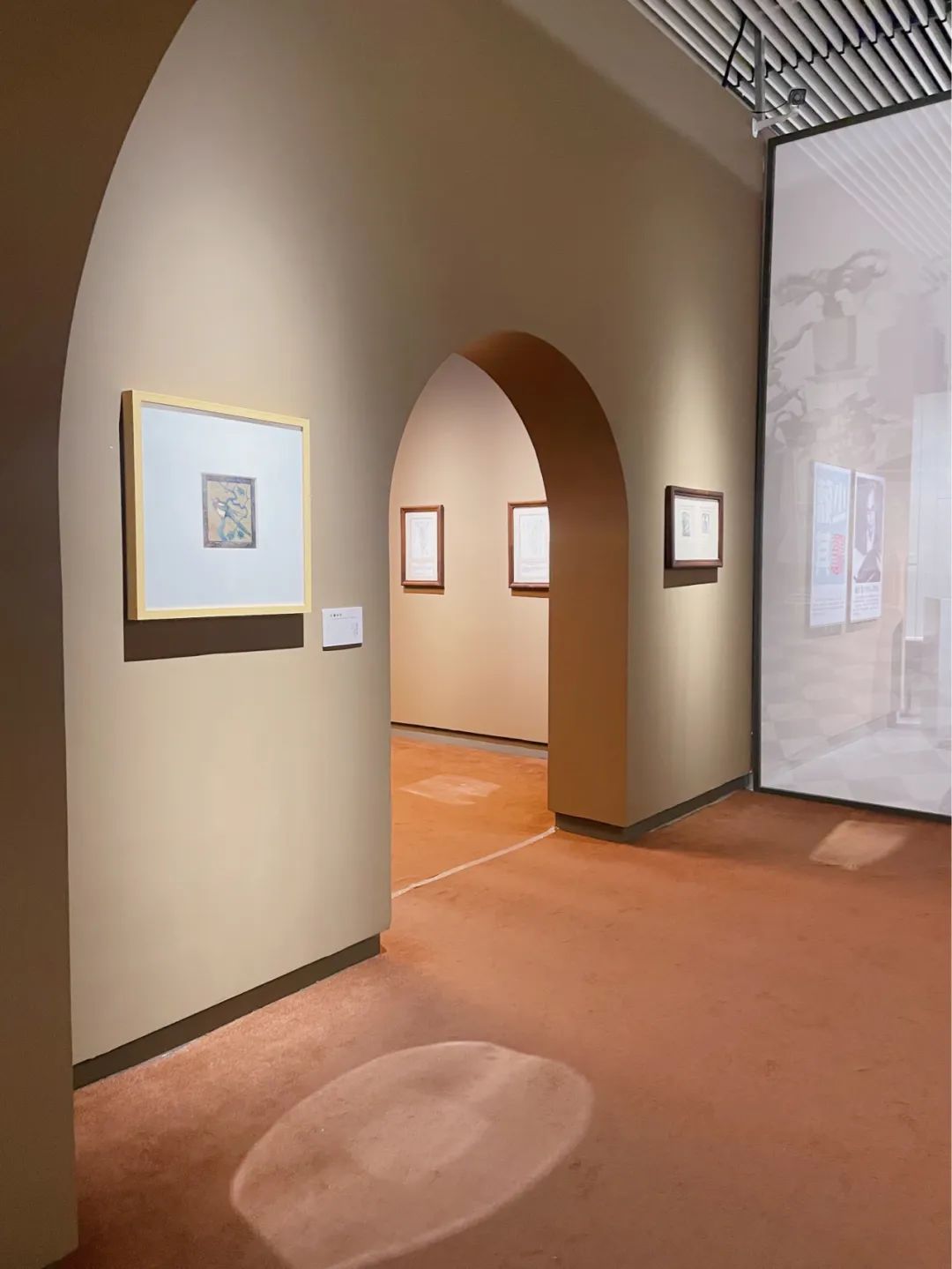 把卧室、酒吧搬进展馆，*疆新**美术馆“搞事情”！