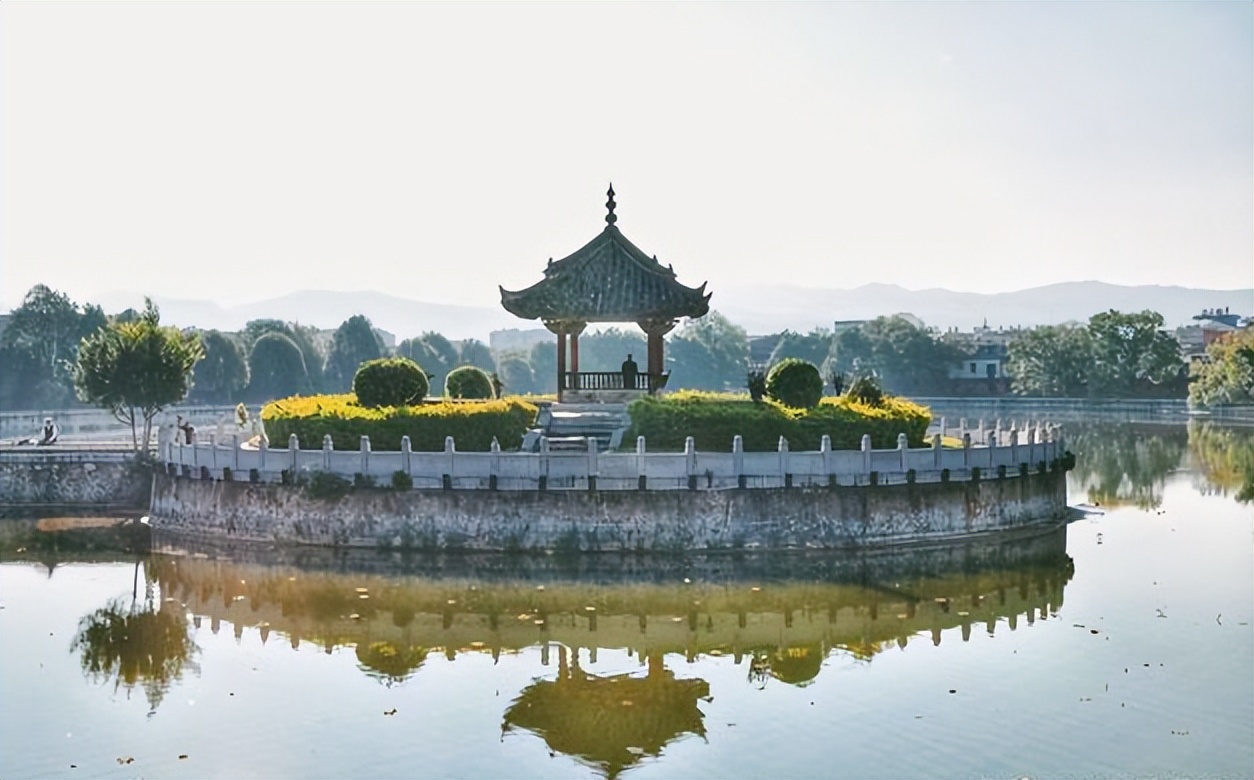 建水民宿包吃包住多少钱一天,建水康养公寓一年包吃住多少钱