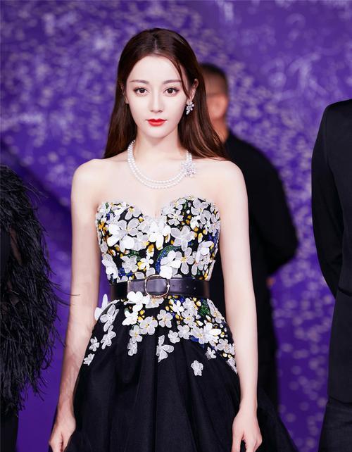 旭日阳刚王旭落魄到地下通道卖艺,旭日阳刚王旭重回公众视线