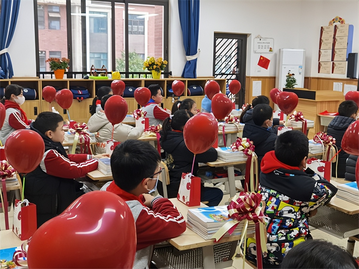 营造学礼、知礼、明礼校风，蓝港外国语学校开学第一课太“讲礼”