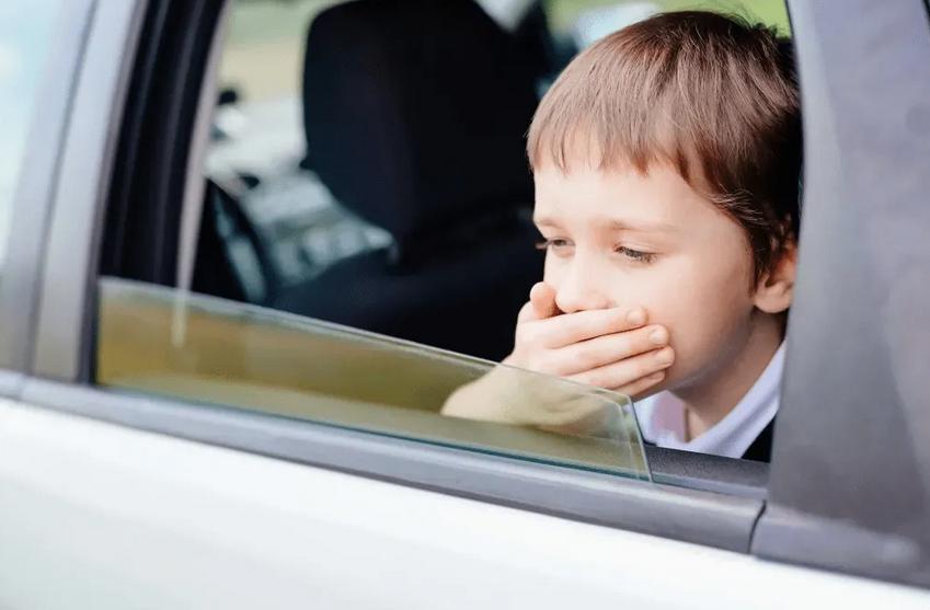 为什么有些人一坐车就吐,一坐车就头晕恶心是什么原因