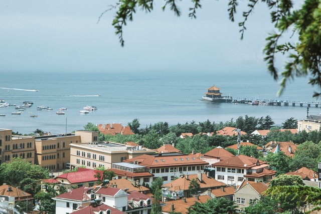 青岛二手商品房卖240万需交多少税 (一个月卖80套二手房能赚多少)