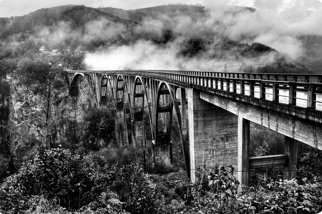 日本偷袭珍珠港事件美国知道吗,美国如何看待日本偷袭珍珠港事件