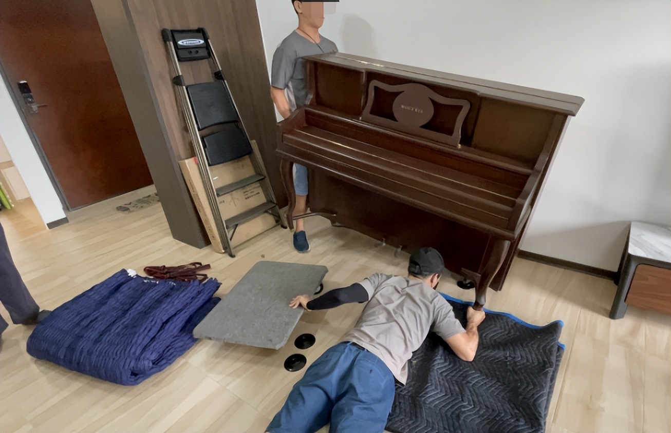 一般的钢琴回收买什么价位比较好,十几年前买的杂牌钢琴回收多少钱