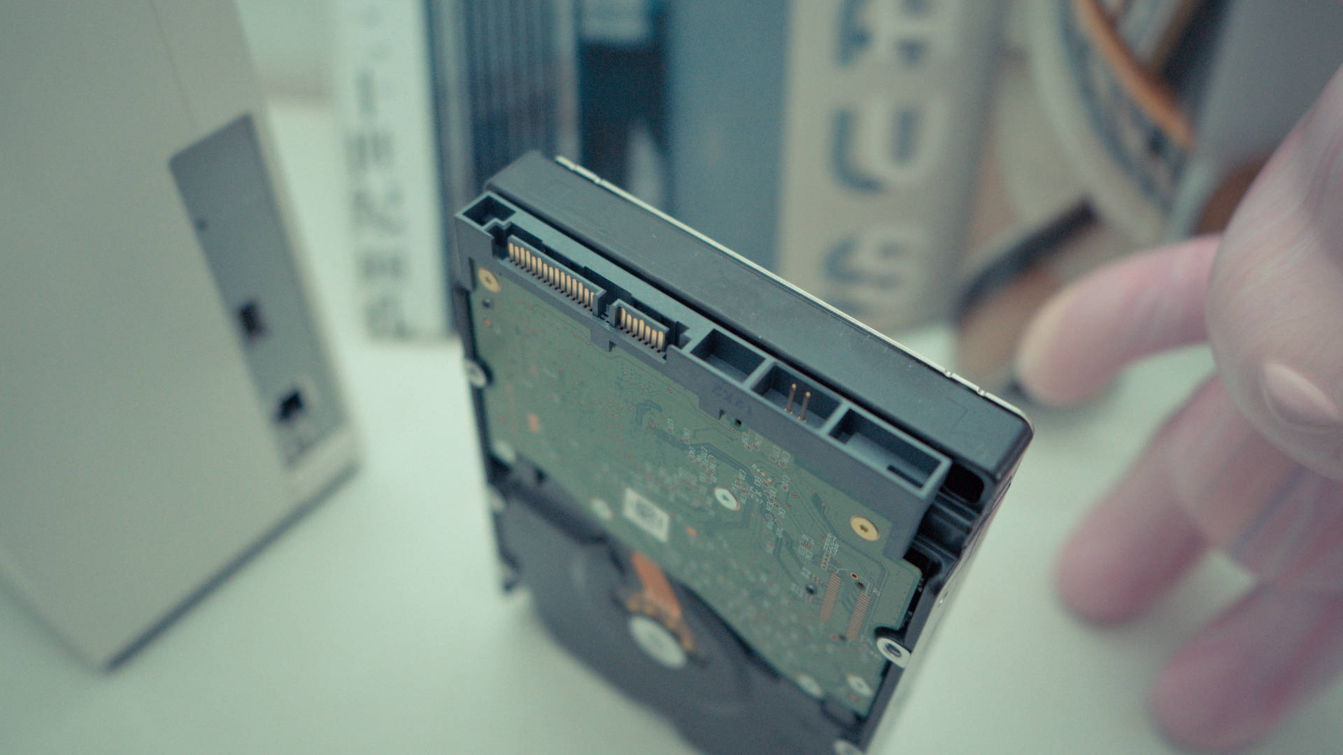 西部数据6t硬盘红盘,西部数据硬盘紫盘和红盘哪个好