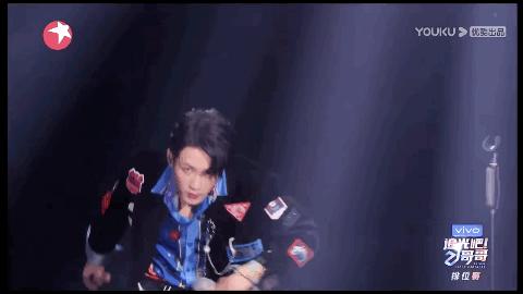 代言螺蛳粉的男星,卖螺蛳粉网红男扮女装好几个人