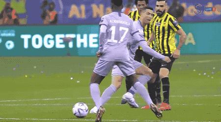 摊牌!利雅得胜利打击球队“假自律”，私自加训必罚，C罗嗅到不安