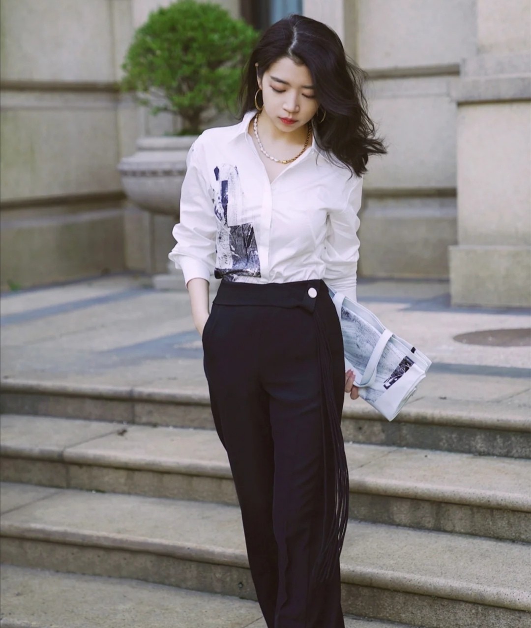 这才是阔腿裤的正确“打开方式”，搭配这4件上衣，显瘦气质