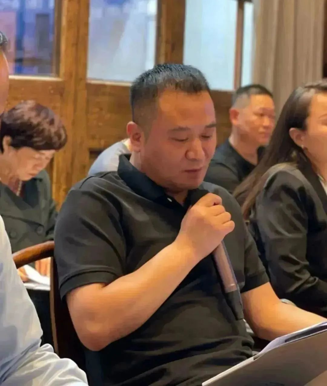 2023年度期“同心·于山讲谈”，会长张震为优化营商环境建言献策