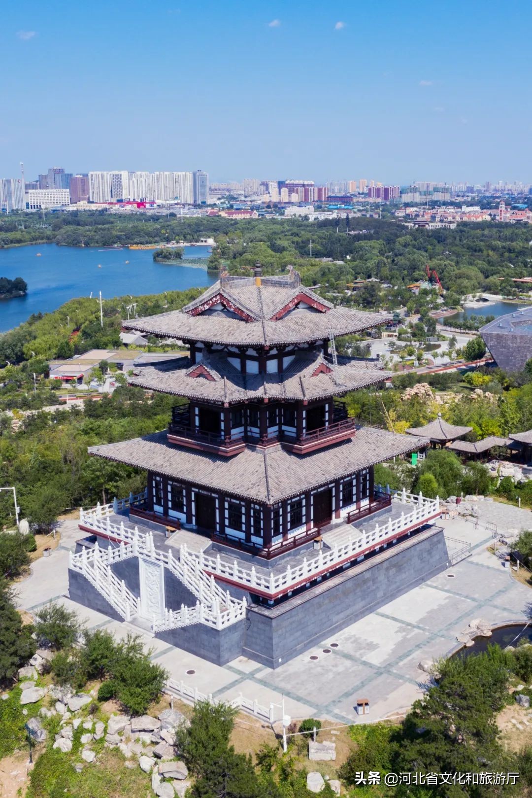 海鲜、瓷器与钢铁……被低估的“河北第一城”，到底有多猛？