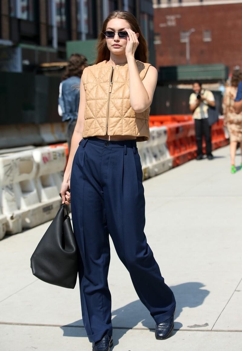 年轻人适合穿什么样皮质羽绒服,羽绒服穿上很有气质