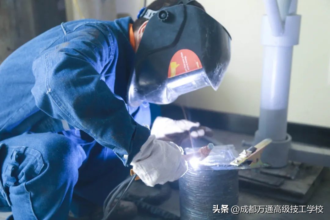 成都焊工培训多少钱,成都焊工免费培训学校