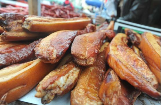 腌腊肉一斤腊肉放多少盐,腌腊肉方法十斤肉放多少盐