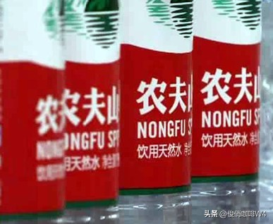 服装巨头卖楼求生，2023年我们依然缺少全球消费品大牌