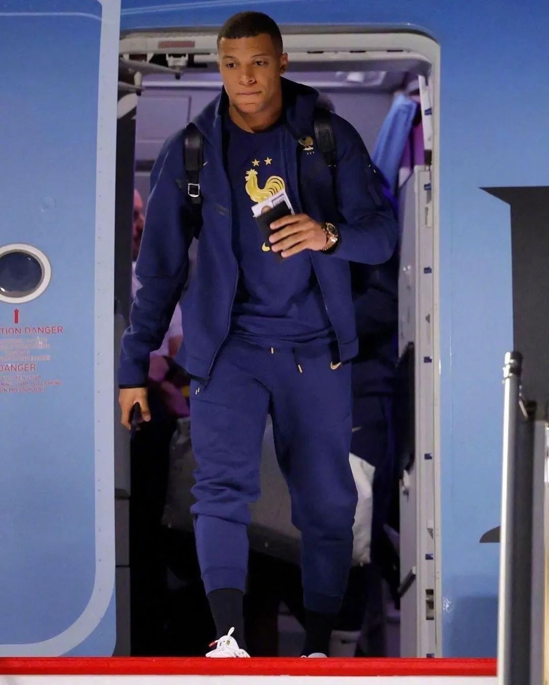 世界杯帅气球员西装,世界杯阿根廷男模队西装照高清