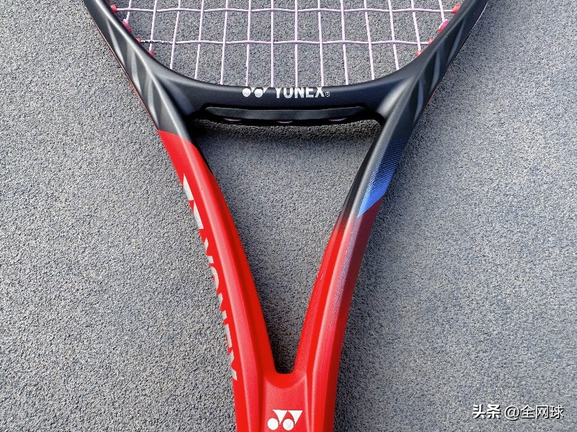 yonex2021新拍评测,旋转的艺术羽毛球