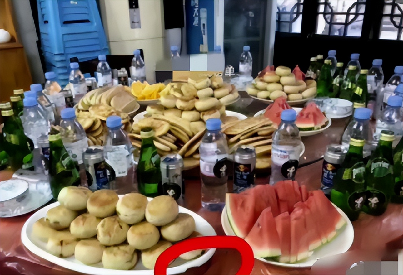 从“万人唾”的郑爽，到张庭夫妇，明星割韭菜的方式越来越丑陋