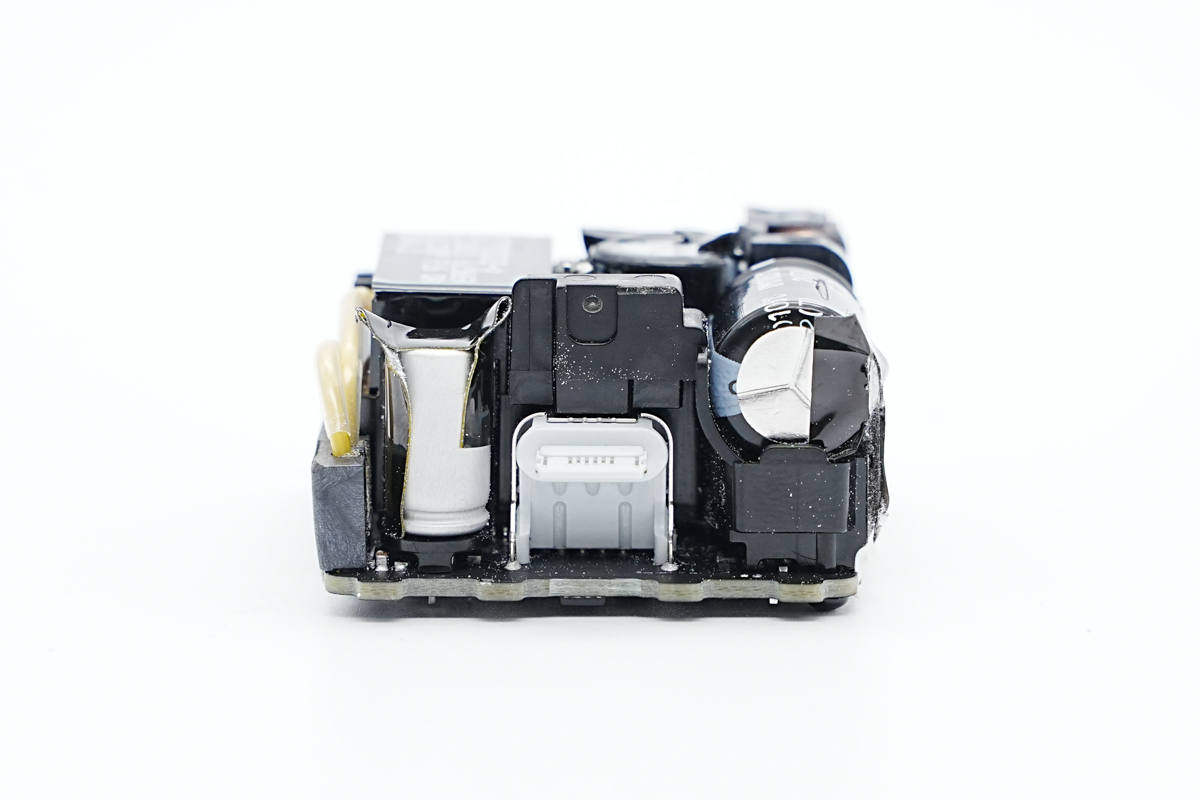 苹果原装20w快充一个小时充电50%,苹果原装快充20w充14pm要充多久