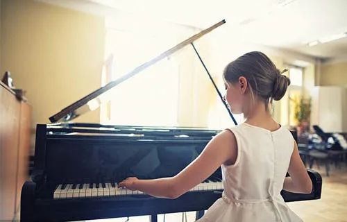 幼儿练钢琴要注意什么问题,学习钢琴需要具备哪些