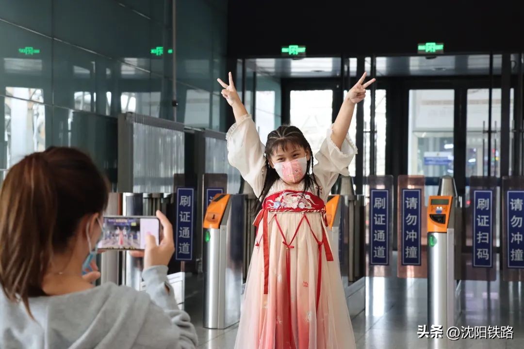 带儿童乘坐火车购票技巧,带2岁宝宝如何购票乘火车