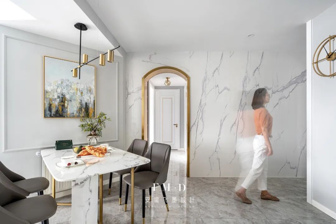 家里过道很长,家里有条长长的过道怎么设计