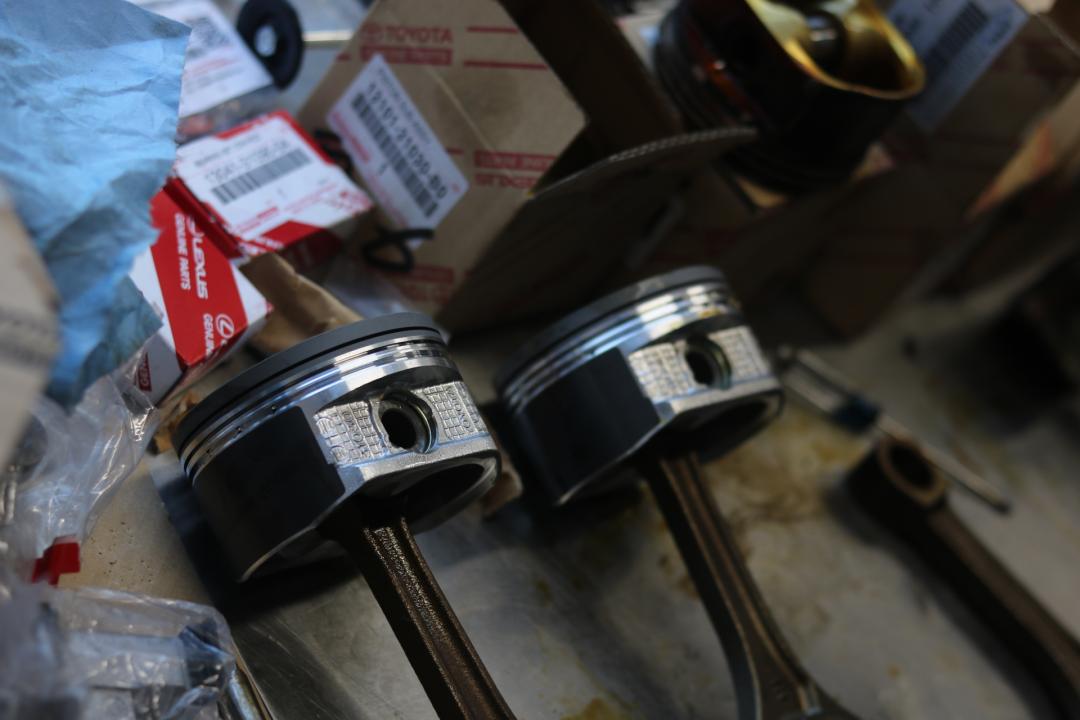 03年丰田霸道全车翻新多少钱,2004款丰田霸道拆车视频