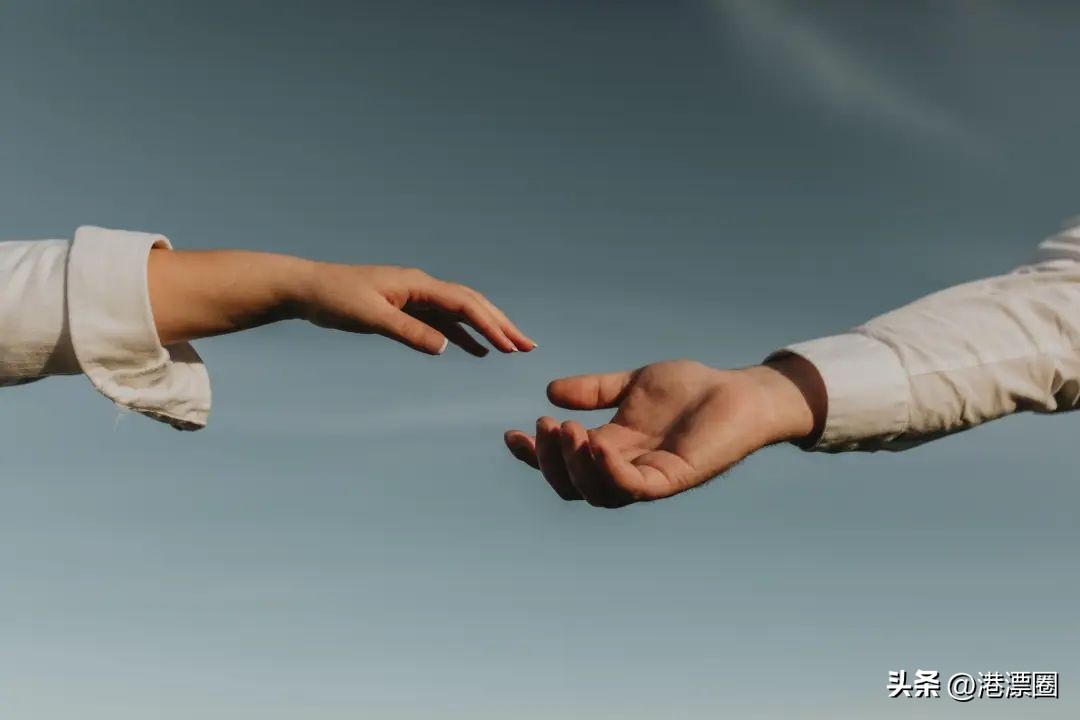 他在香港买下和我一起住过的房子，娶了别人