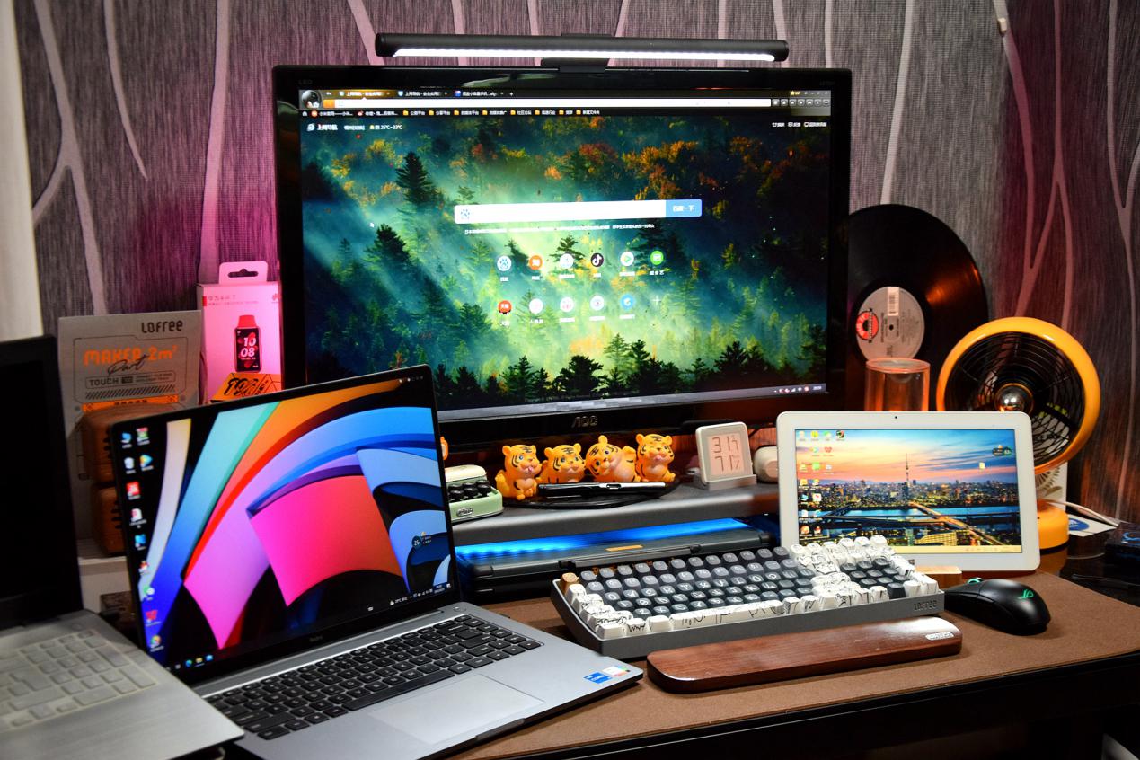 妹纸求助，办公电脑USB口不够用，给她加了个HUB提升生产力