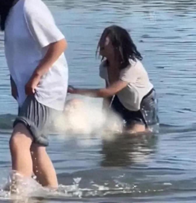 老人偷窃小女孩,老人偷东西被抓怎么处罚