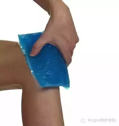 膝盖外侧疼痛，有救了！这几种方法拯救你的髂胫束