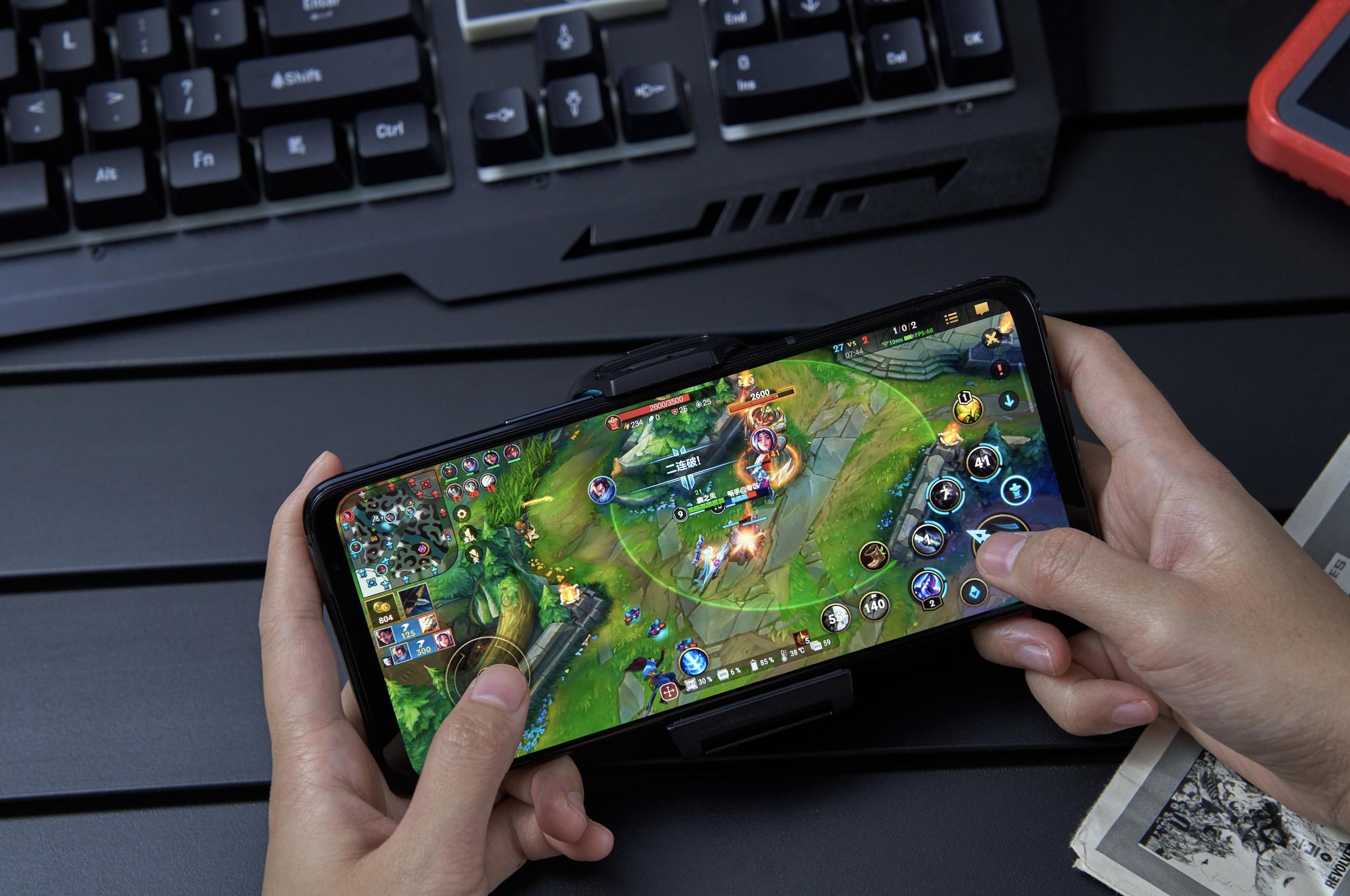 rog6游戏手机适合日常使用嘛,rog游戏手机6爆料游戏推荐