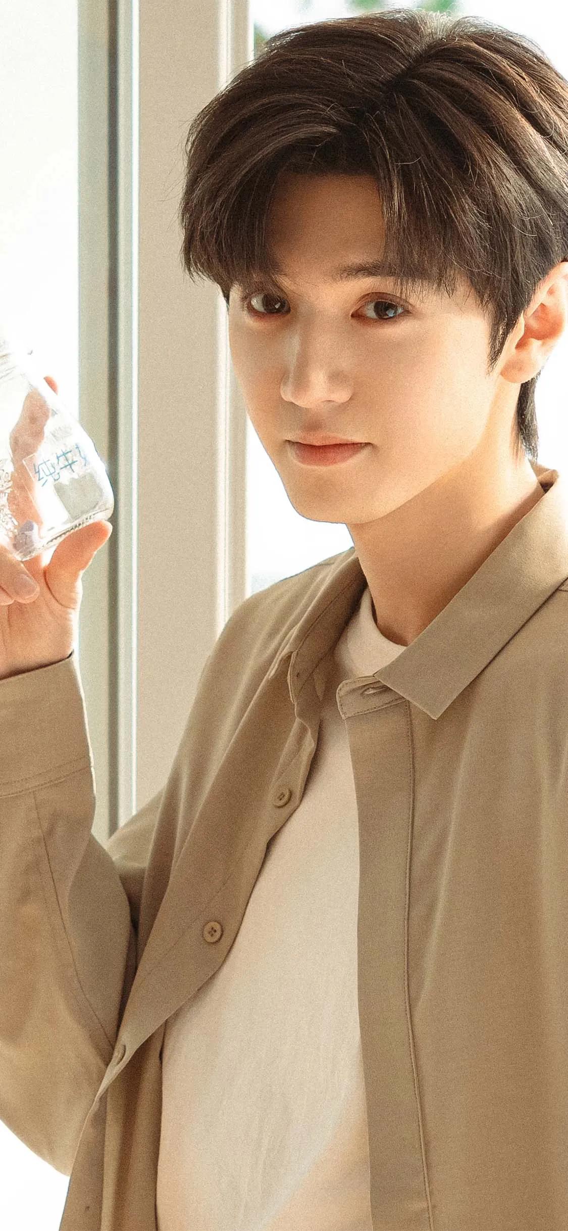 偷偷看一眼就入坑的“偷偷藏不住”