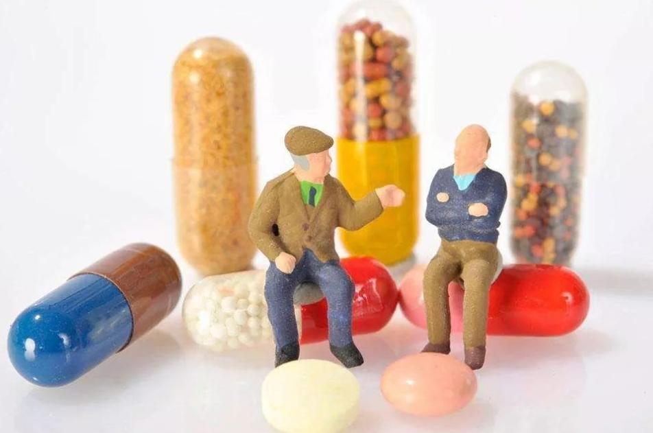 一打喷嚏、咳嗽就漏尿？医生：这是一种病，中老年女性更常见