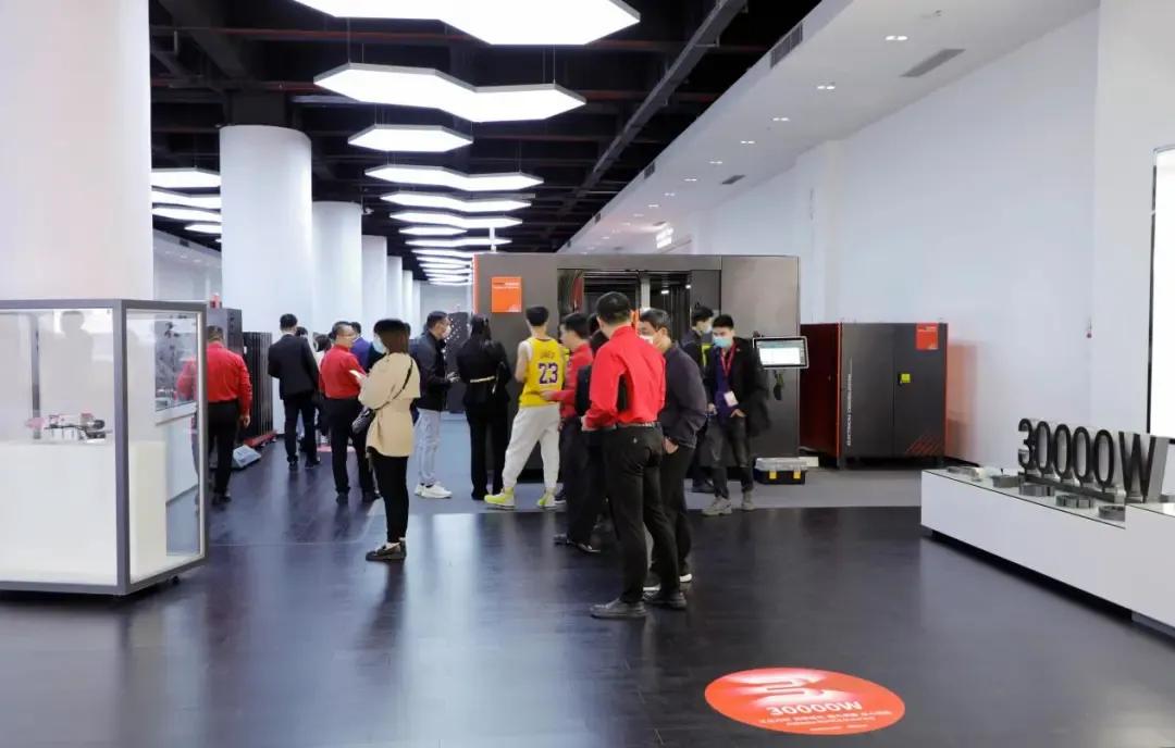 锐科光纤激光切割机,百超光纤激光切割机