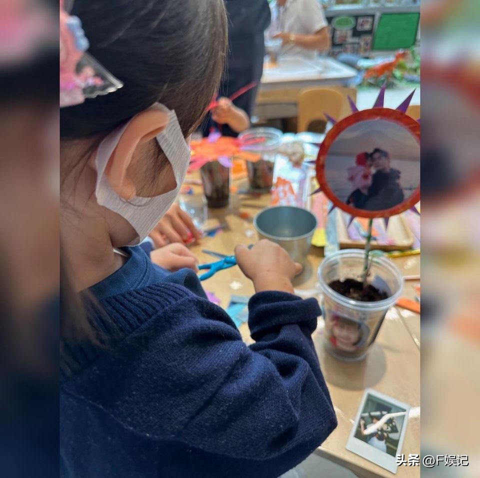 杨怡罗仲谦一家四口温馨出游,杨怡罗仲谦夫妇一同庆生