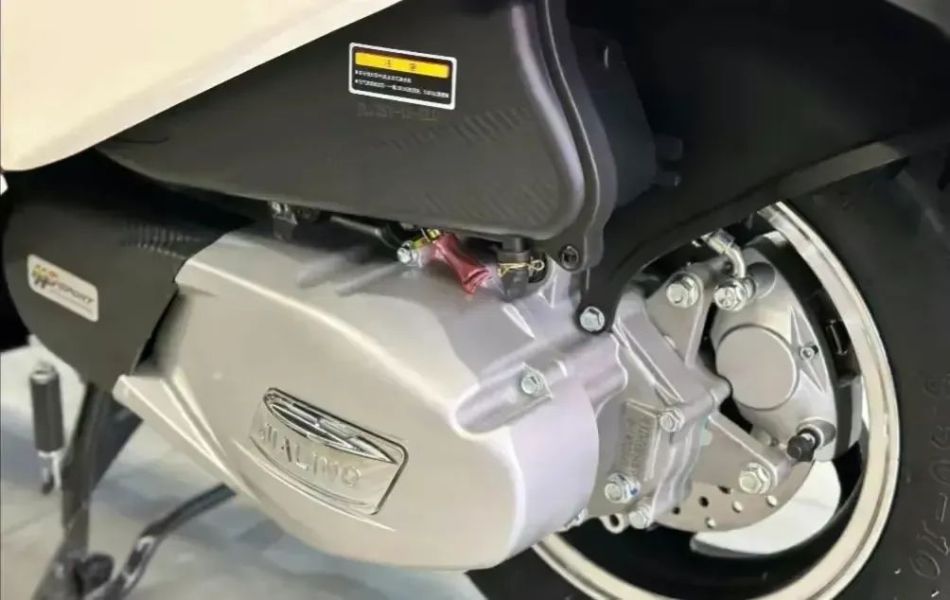 嘉陵125裸车多少钱,7980元的嘉陵巧乐125复古踏板