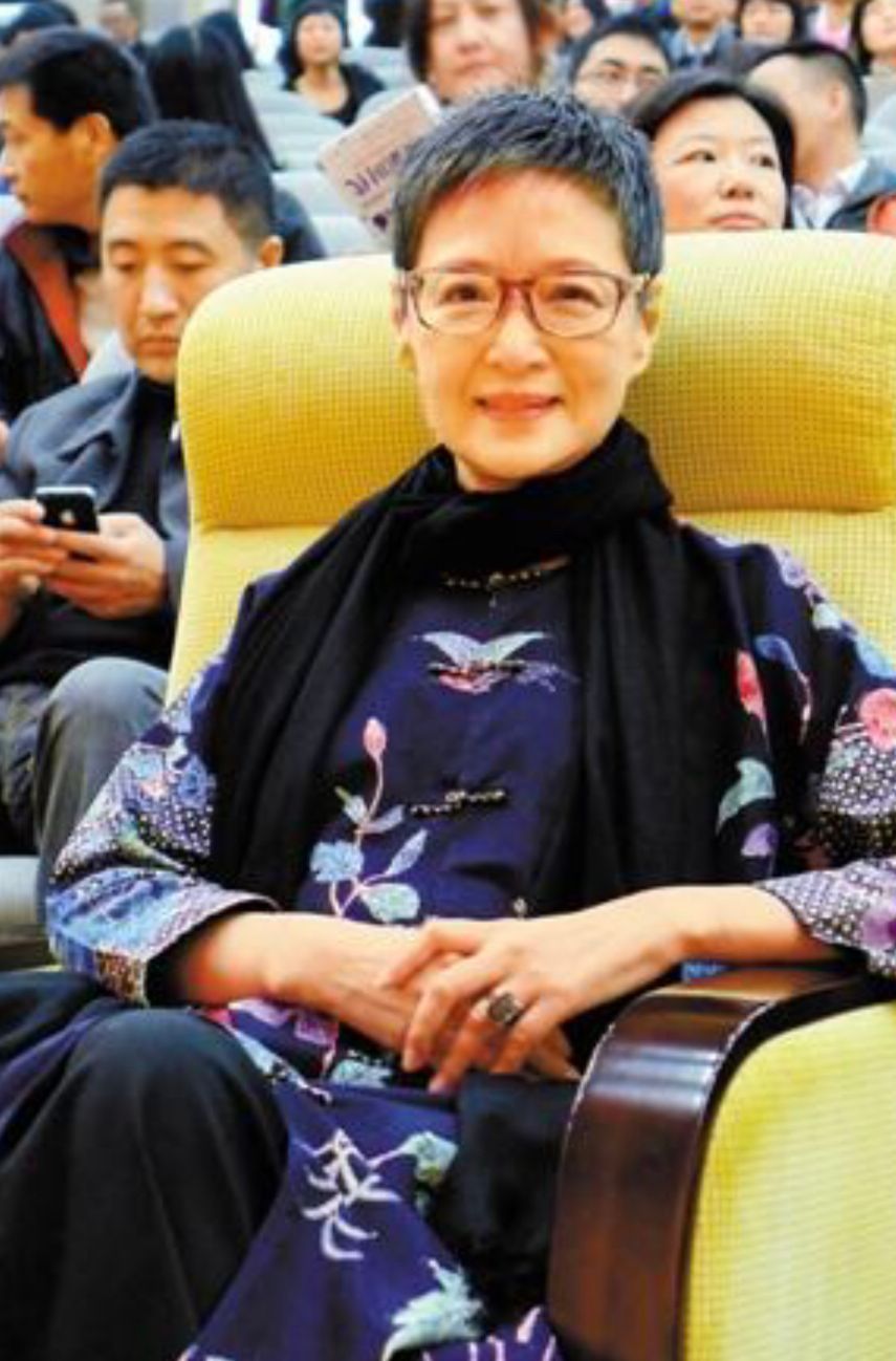 胡因梦为什么剪短发,胡因梦多少岁剪短发