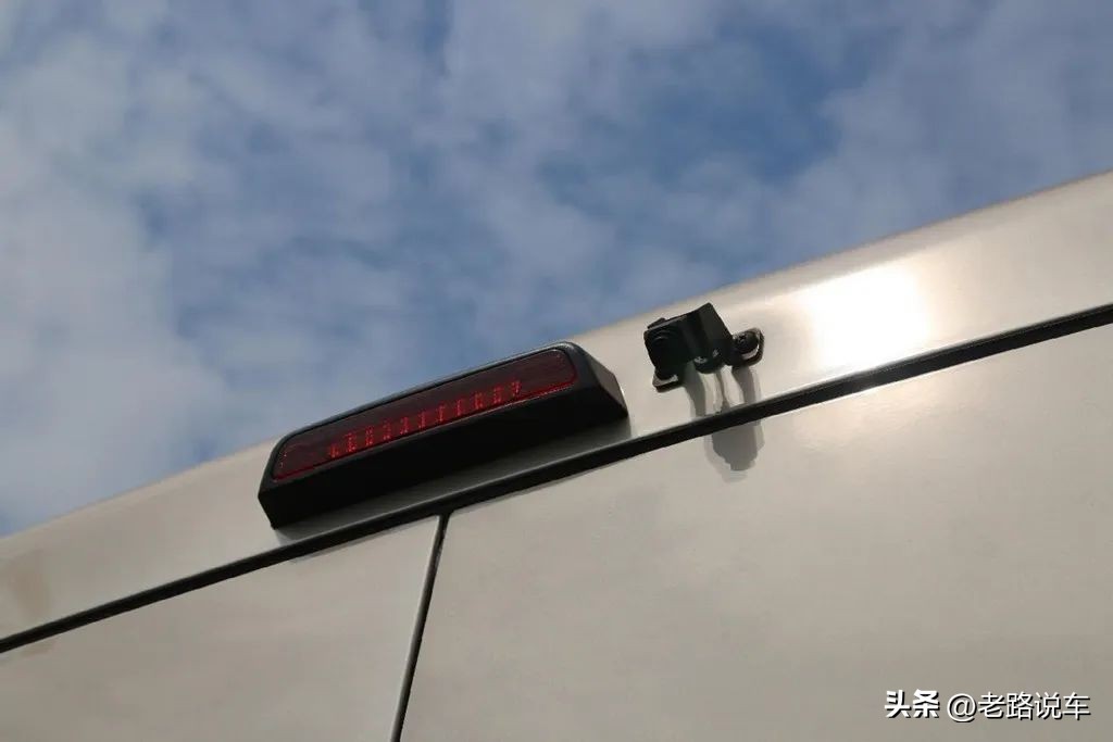 依维柯全新得意v40速比,南京依维柯得意v40加长版轻客