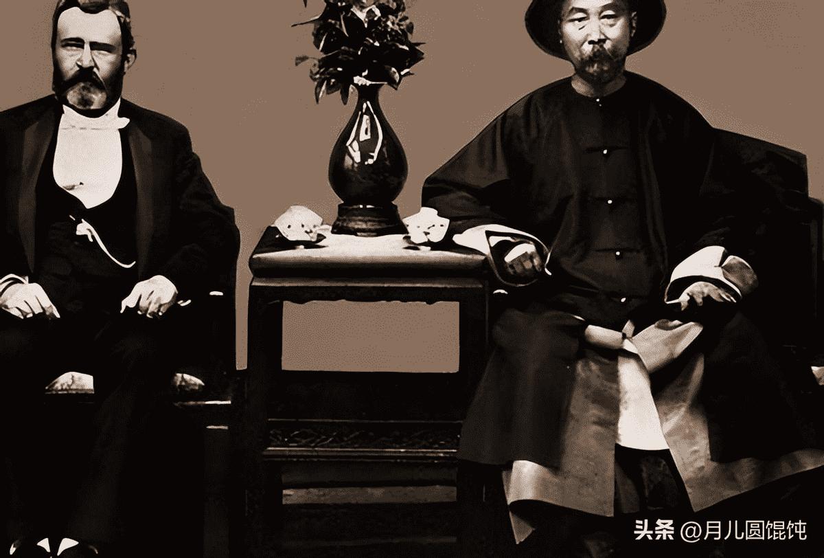 日军侵华老照片：女子自愿脱衣服让洋人拍摄，女孩拍下大尺度照片